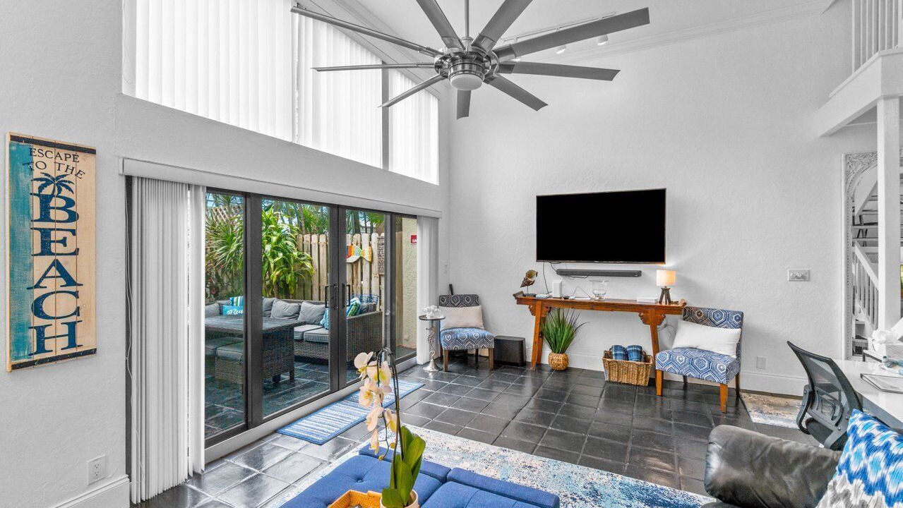 Photo of Livingroom in Deerfield Beach