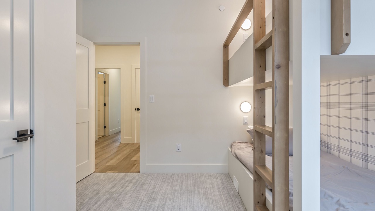 Photo of Bedroom in Silver Star Mountain
