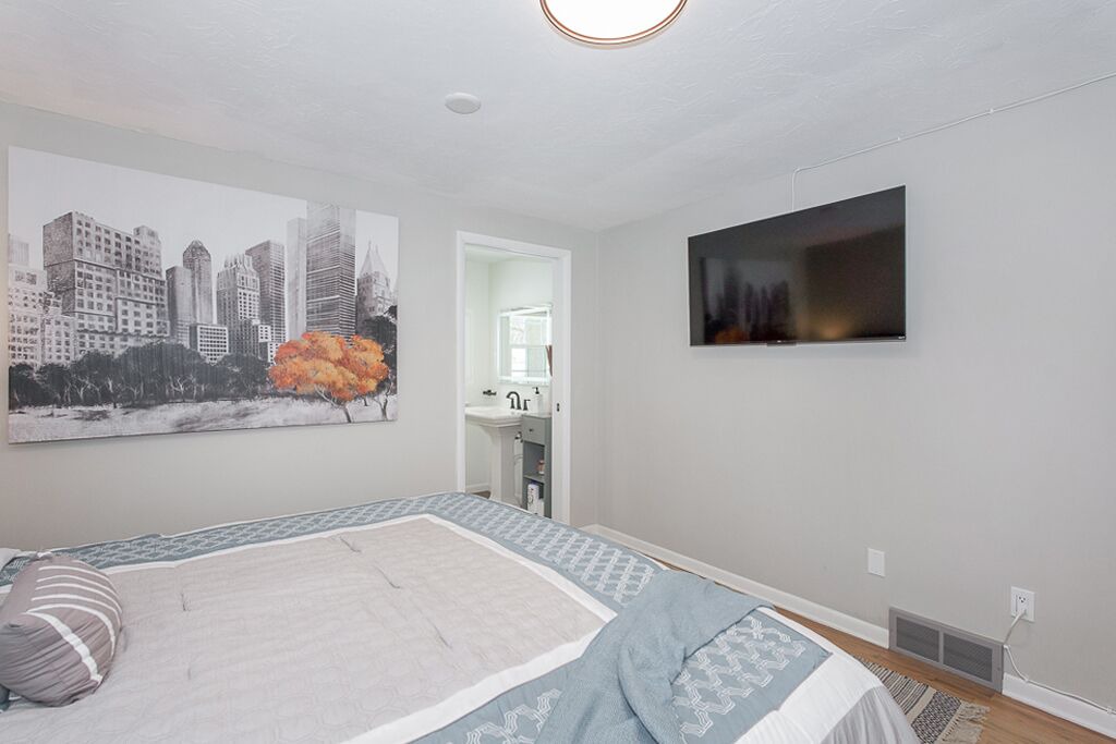 Photo of Bedroom in Avon Lake