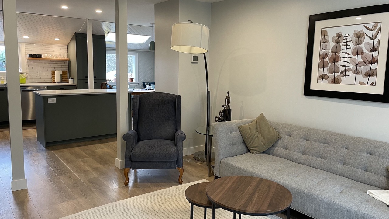 Photo of Livingroom in Saanich