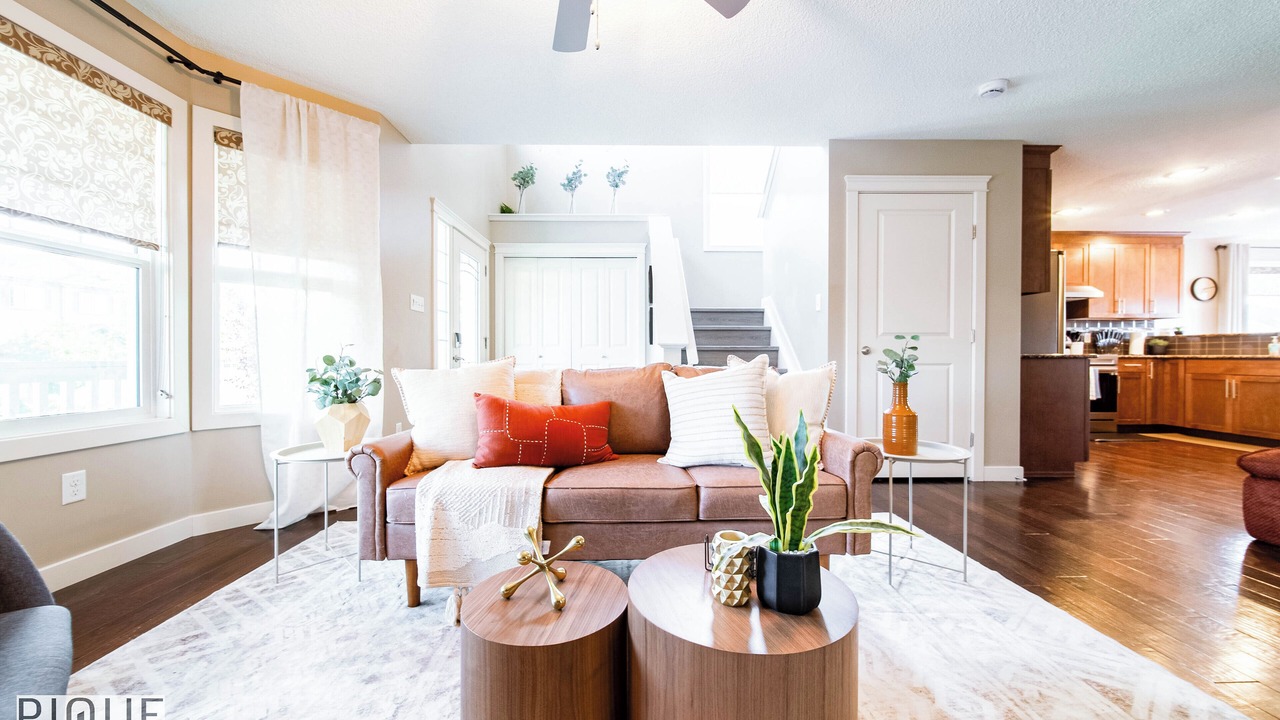 Photo of Livingroom in Southeast Edmonton