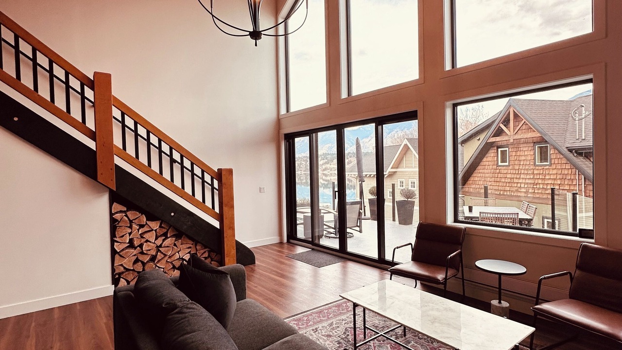Photo of Livingroom in East Kootenay