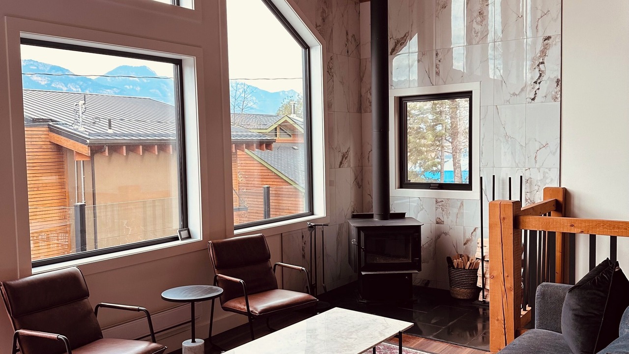 Photo of Livingroom in East Kootenay