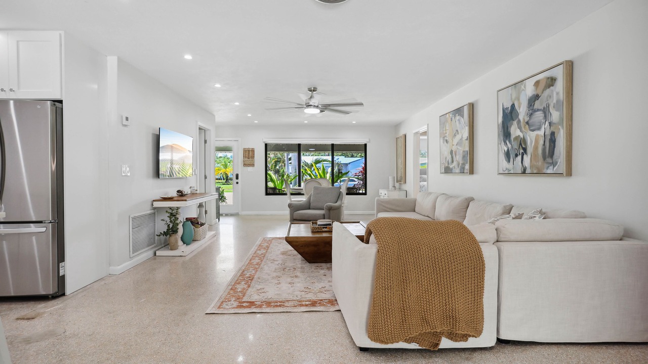 Photo of Livingroom in Lake Ida Shores