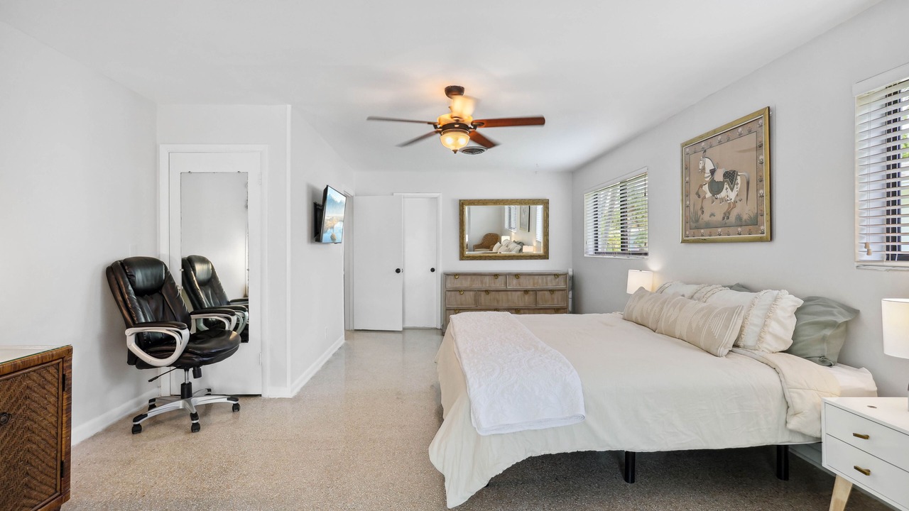 Photo of Bedroom in Lake Ida Shores