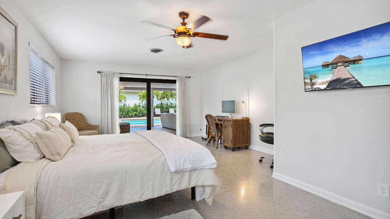 Photo of Bedroom in Lake Ida Shores