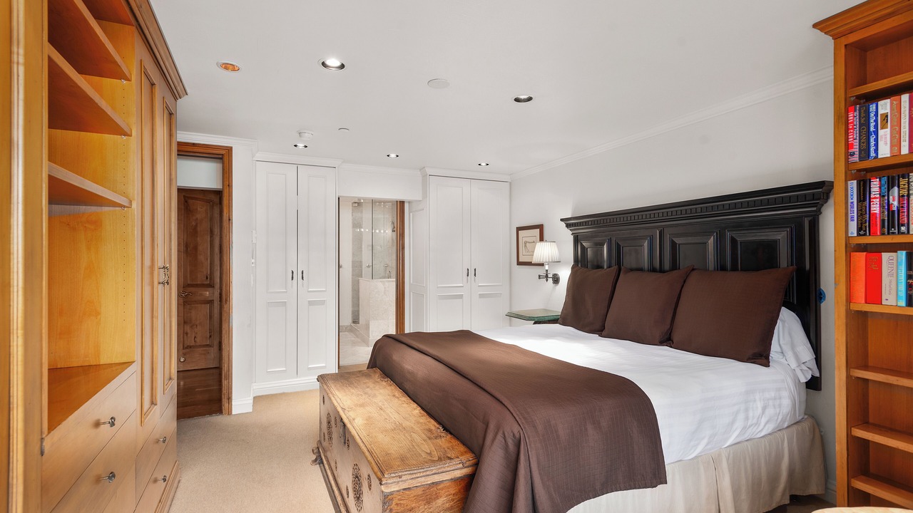 Photo of Bedroom in Downtown