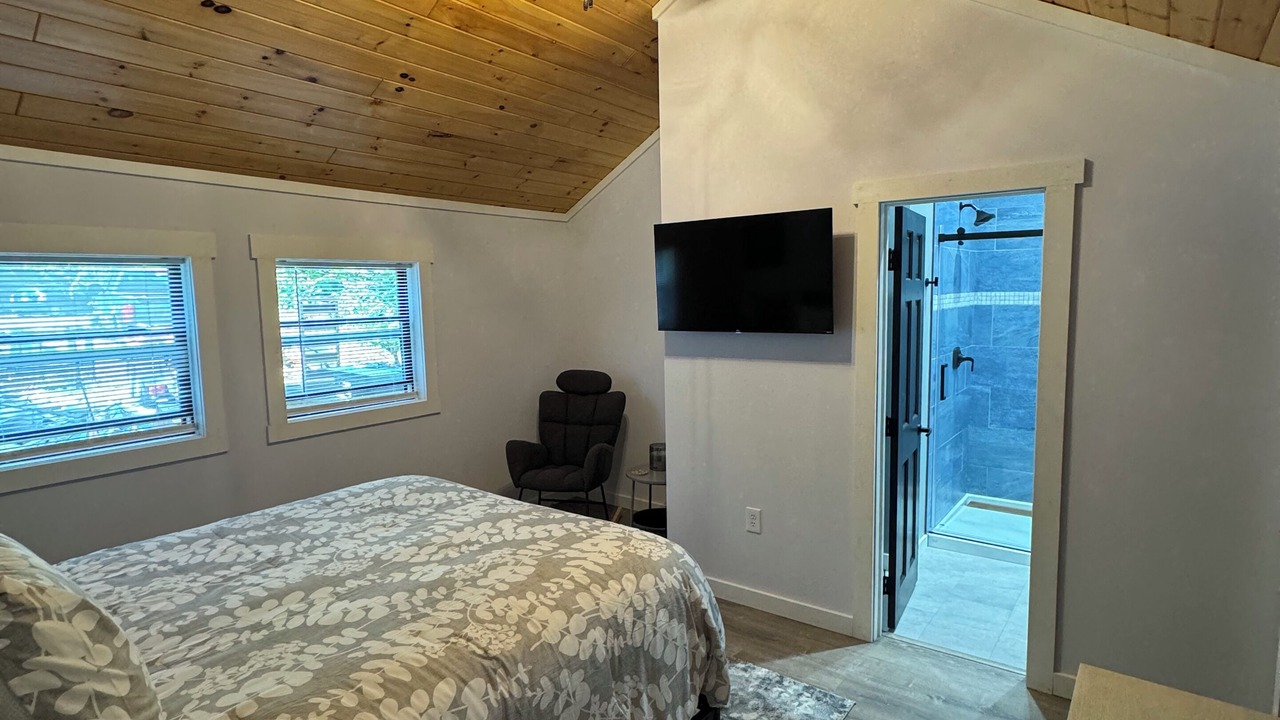 Photo of Bedroom in North Lake George