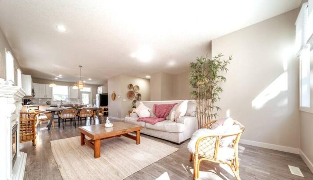 Photo of Livingroom in North Central Edmonton