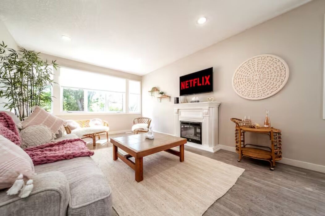 Photo of Livingroom in North Central Edmonton