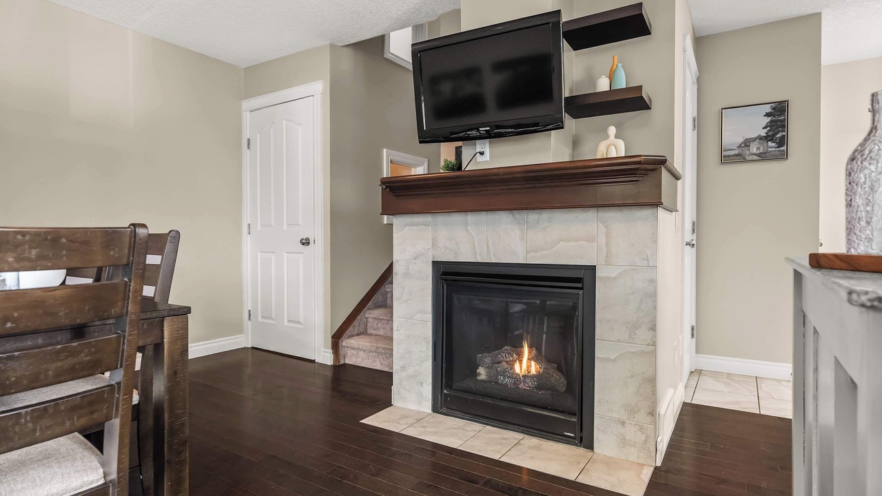 Photo of Livingroom in Bridgeland