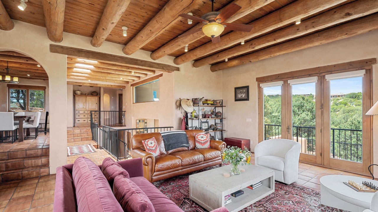 Photo of Livingroom in Tesuque Hills