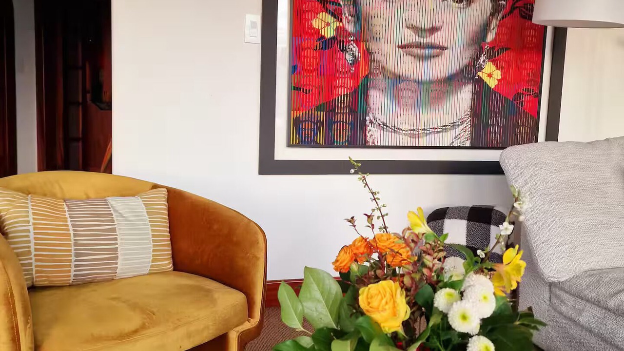 Photo of Livingroom in Downtown Victoria
