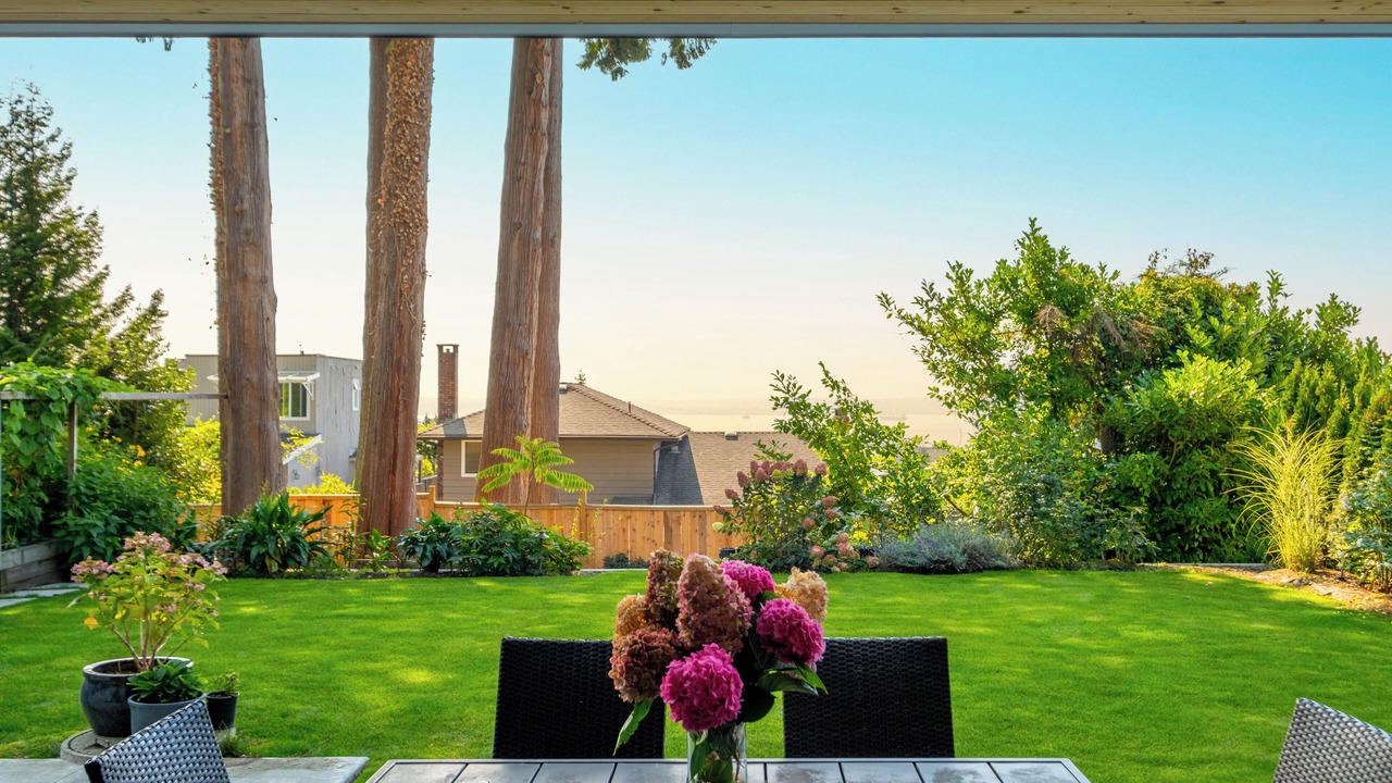 Photo of Outdoor in Dundarave