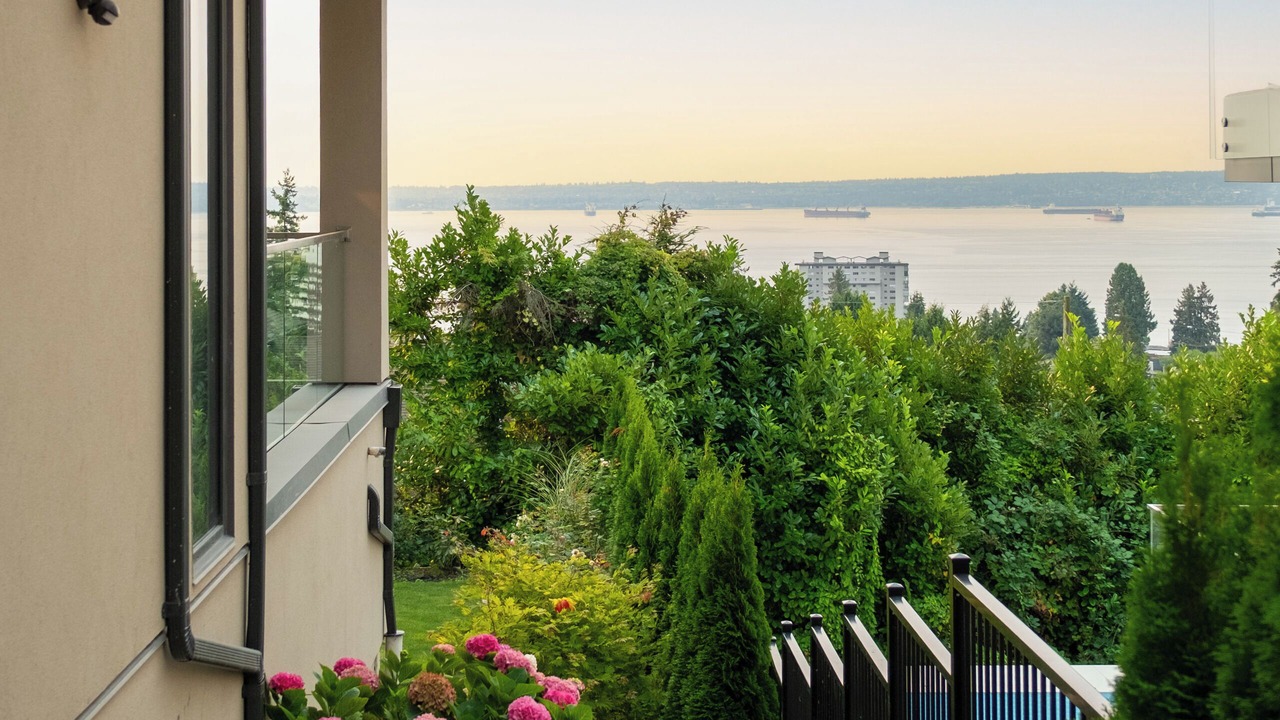 Photo of Outdoor in Dundarave