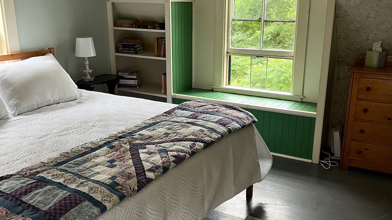 Photo of Bedroom in Shelburne