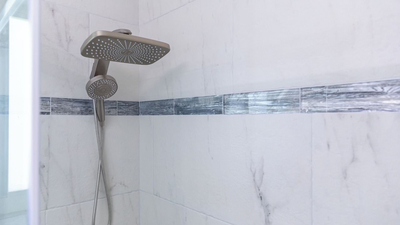 Photo of Bathroom in Garden Isles