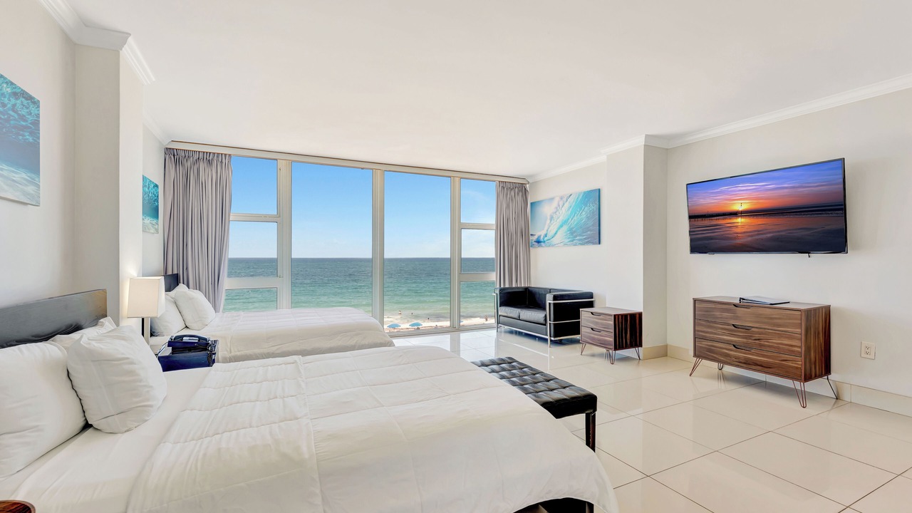 Photo of Bedroom in Bermuda Riviera