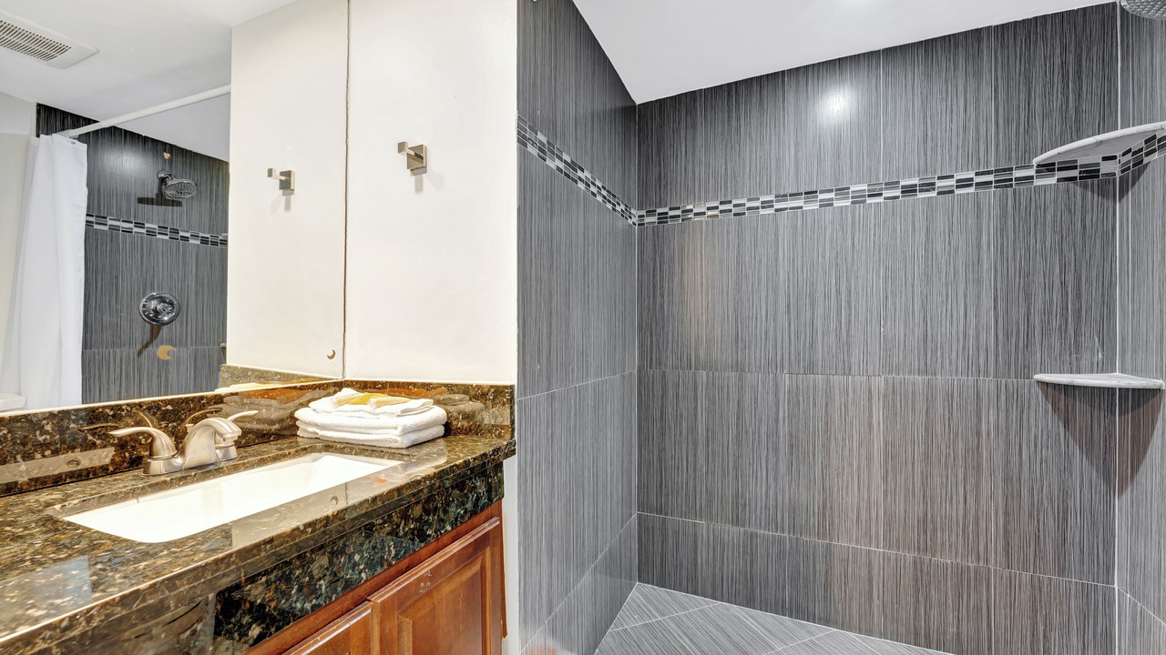 Photo of Bathroom in Bermuda Riviera