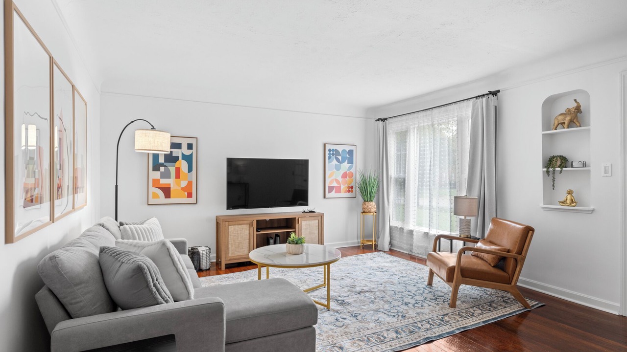 Photo of Livingroom in Cleveland Heights