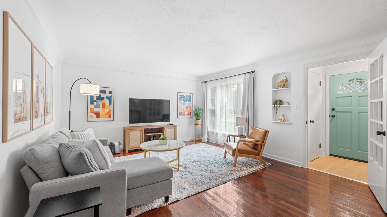 Photo of Livingroom in Cleveland Heights