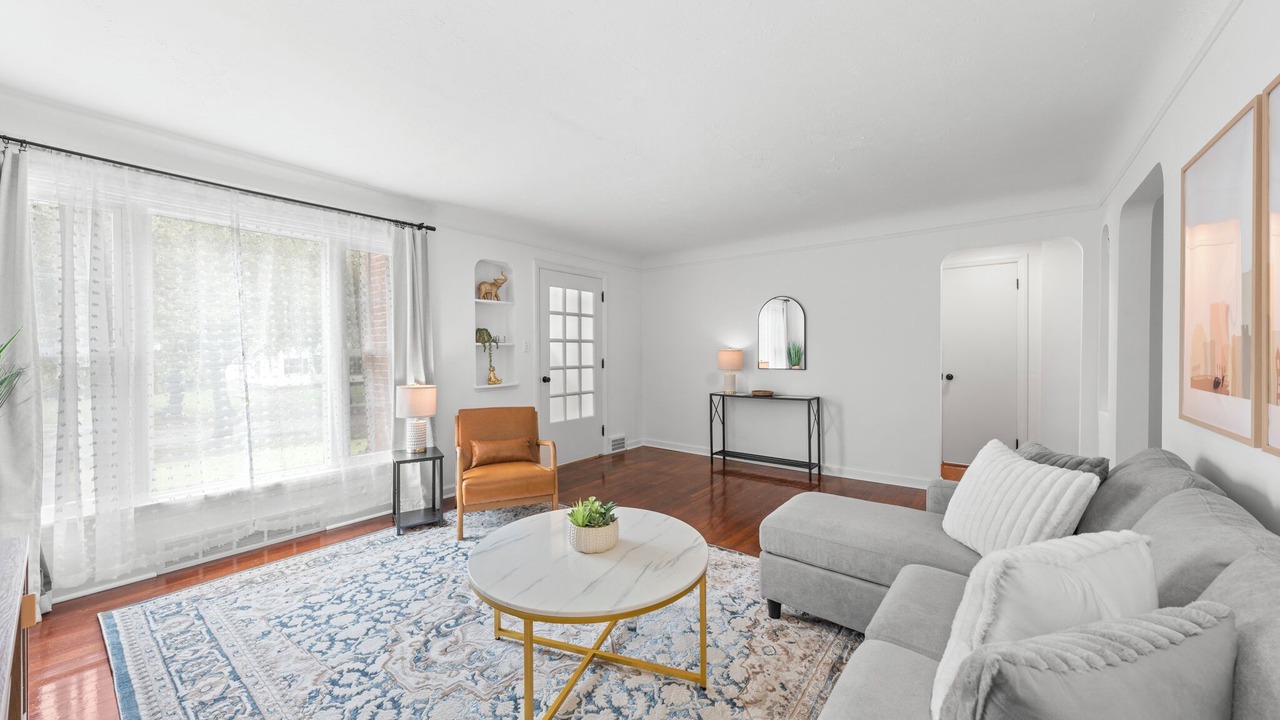 Photo of Livingroom in Cleveland Heights