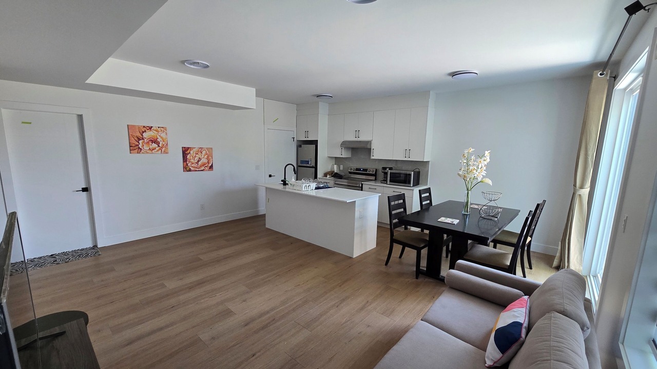 Photo of Livingroom in West Kelowna Estates