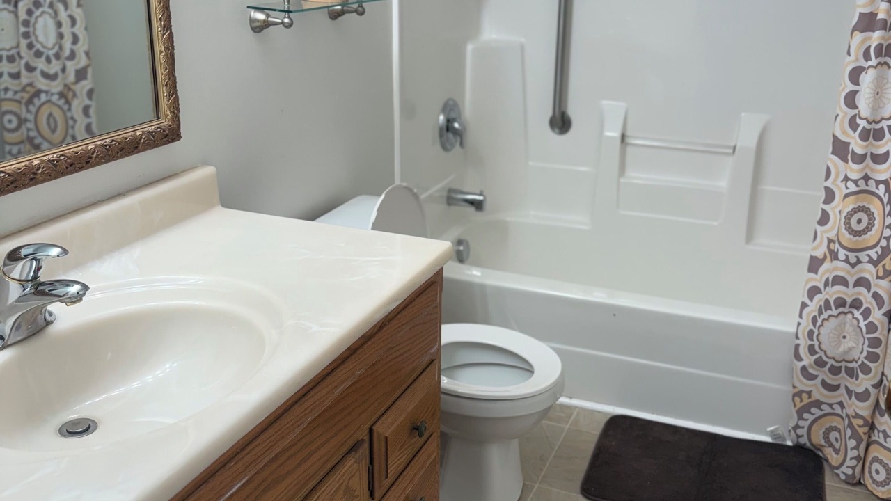 Photo of Bathroom in Lorain