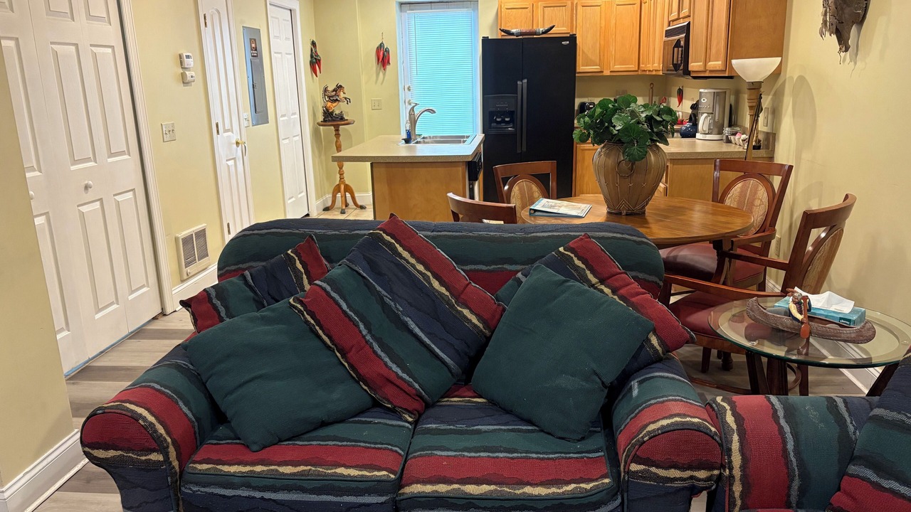 Photo of Livingroom in Lorain