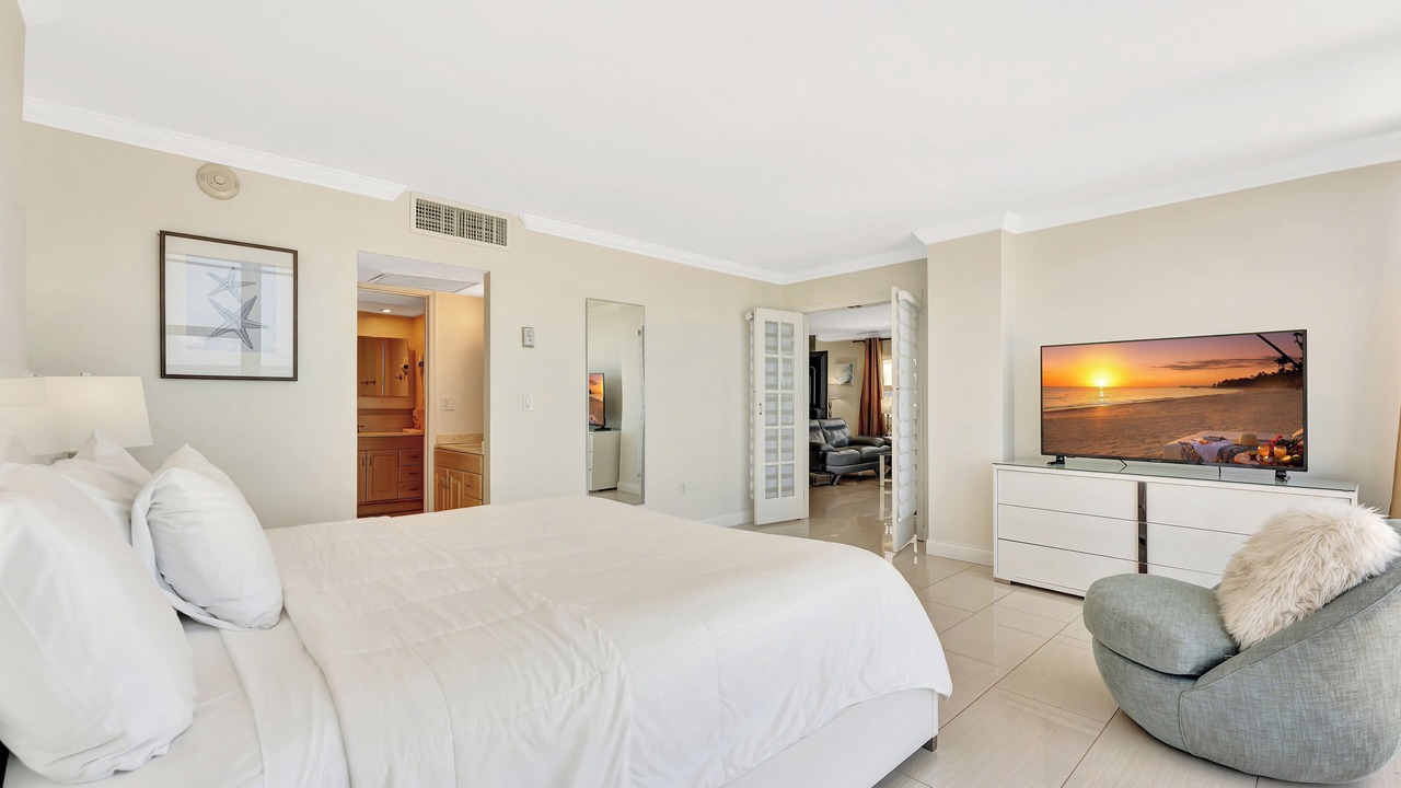 Photo of Bedroom in Bermuda Riviera