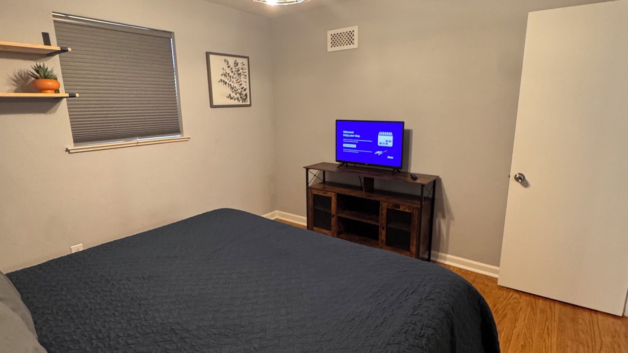 Photo of Bedroom in Overland