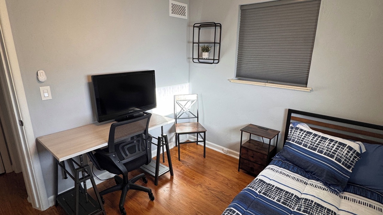 Photo of Bedroom in Overland