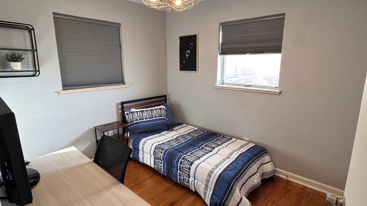 Photo of Bedroom in Overland