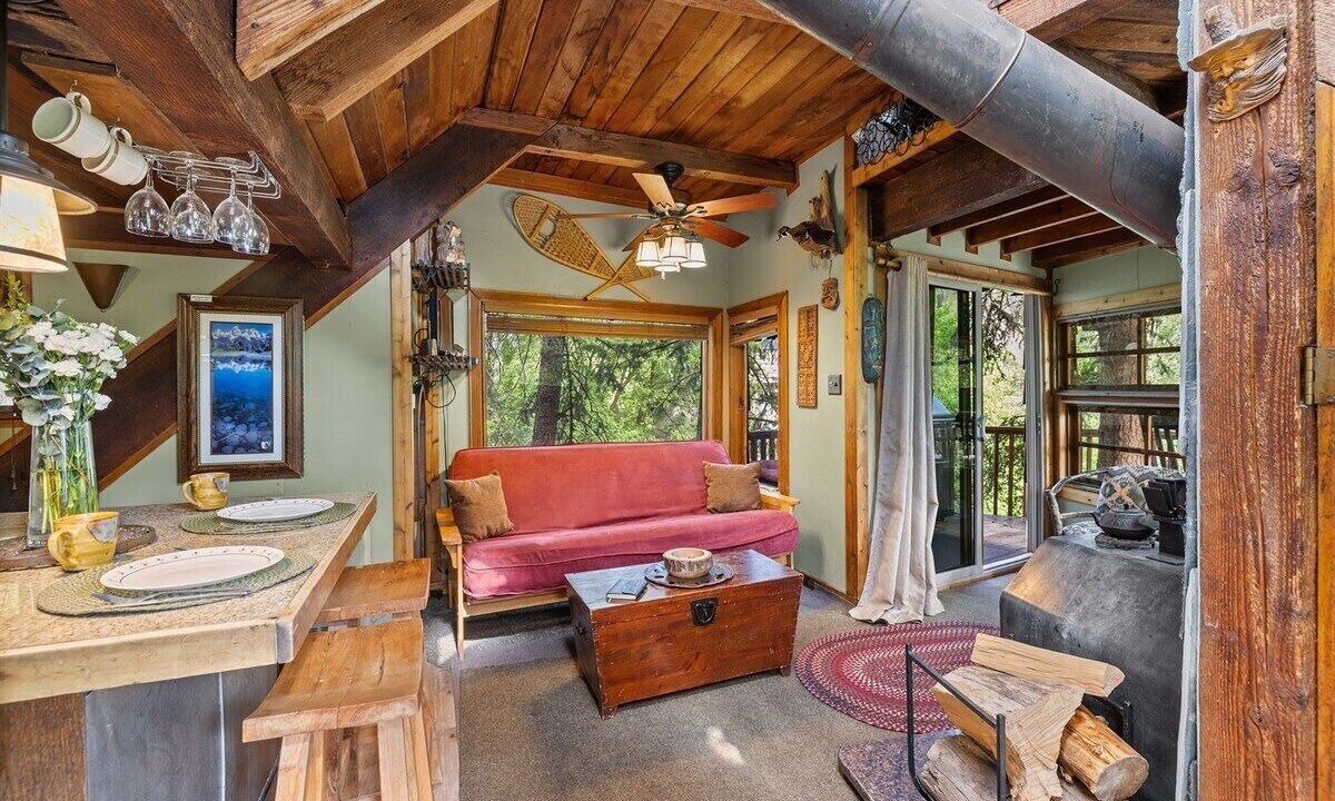 Photo of Bedroom in Missouri Heights