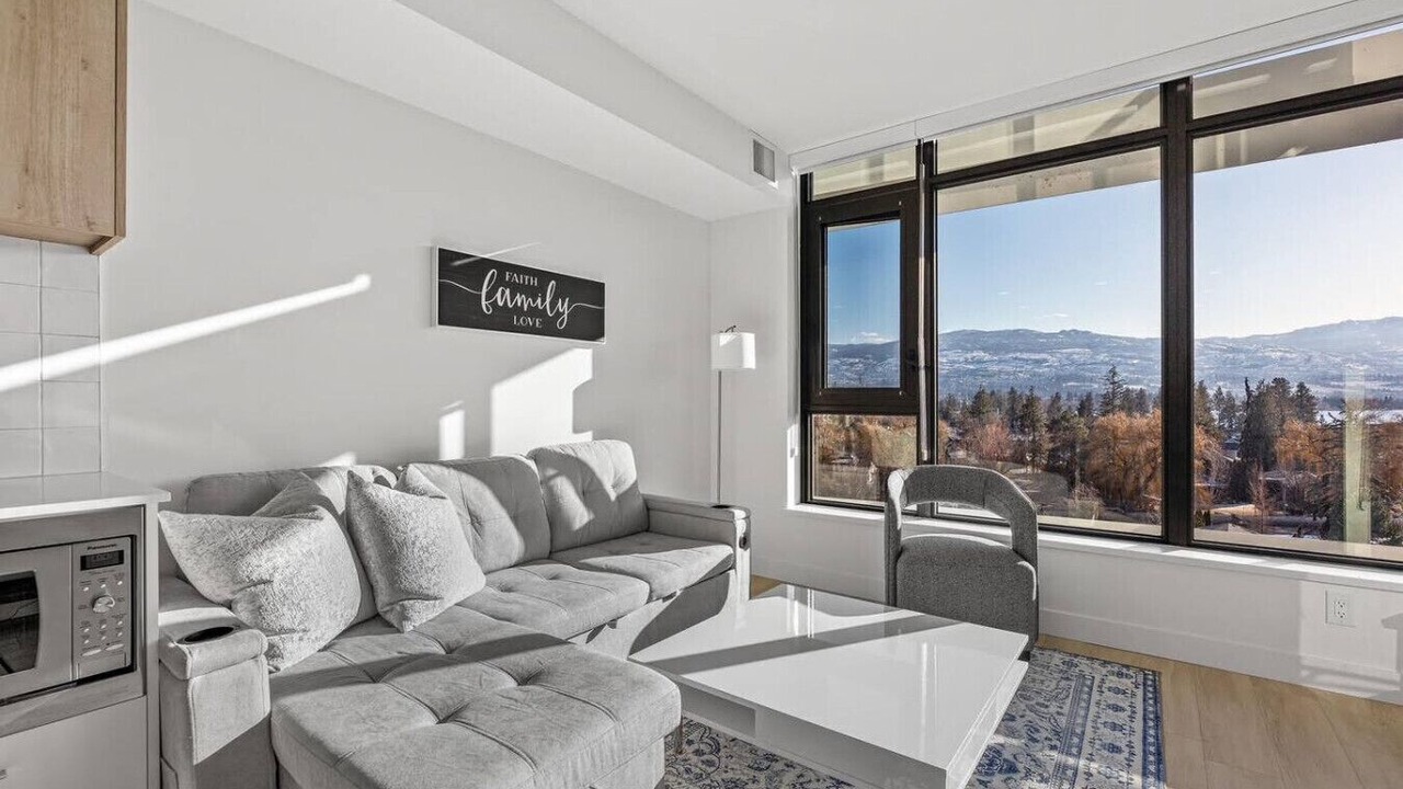 Photo of Livingroom in South Pandosy