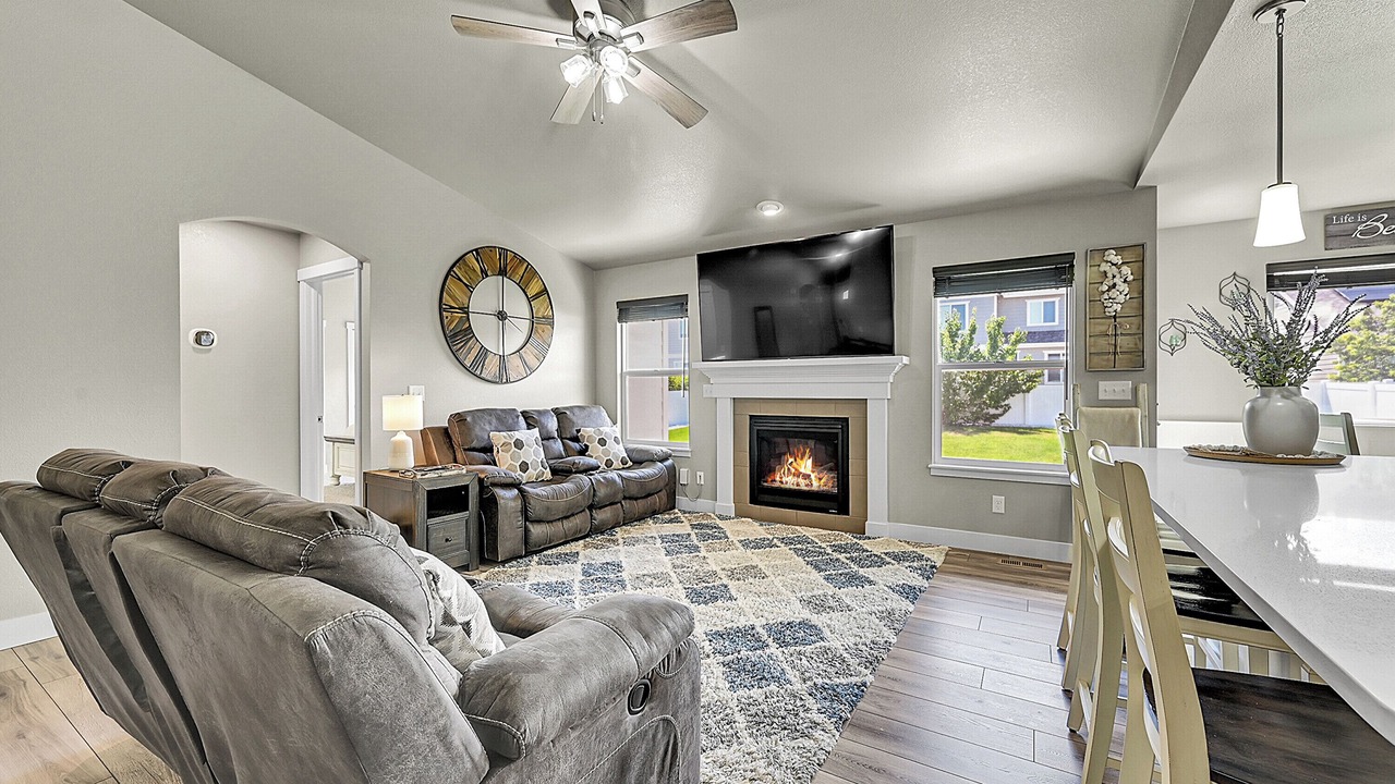 Photo of Livingroom in Evans