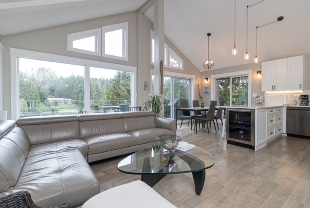 Photo of Livingroom in Shawnigan Lake