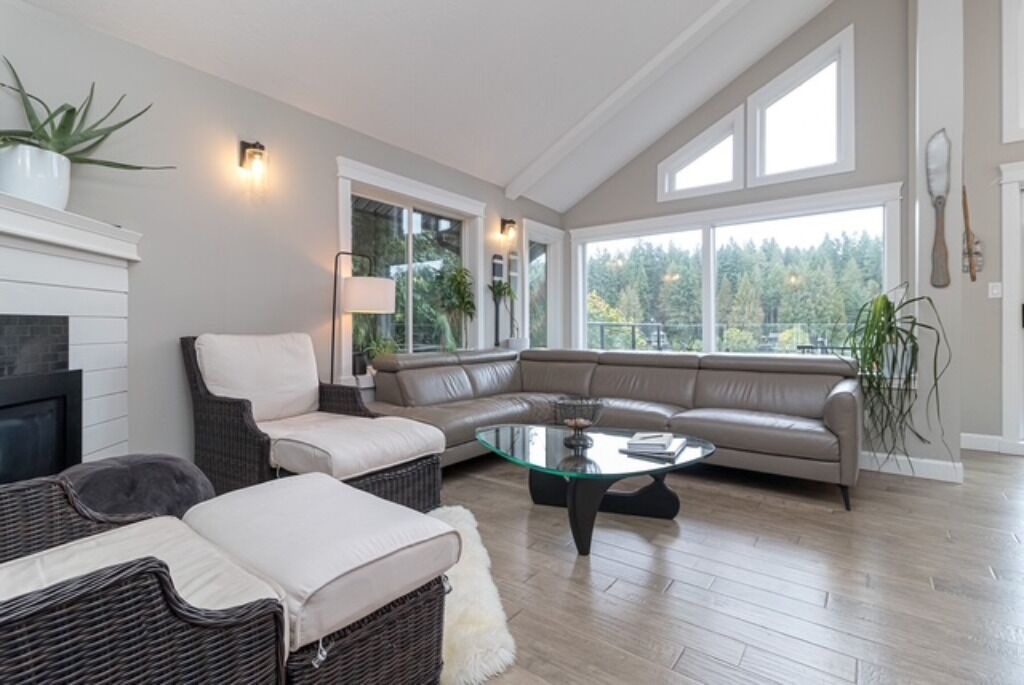Photo of Livingroom in Shawnigan Lake