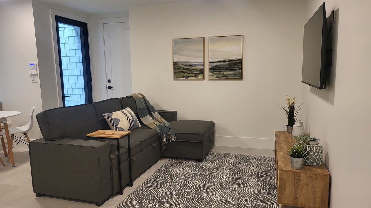 Photo of Livingroom in Dollarton