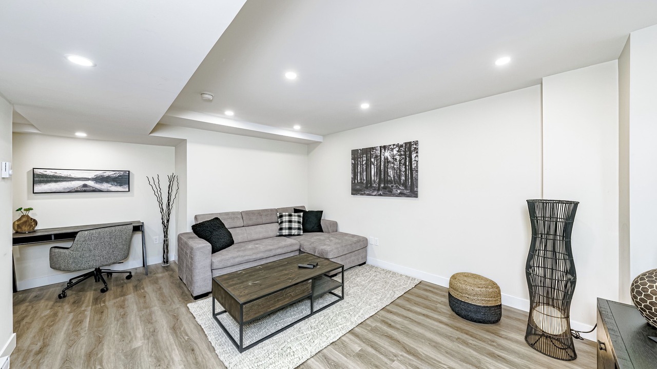 Photo of Livingroom in Westwood Plateau