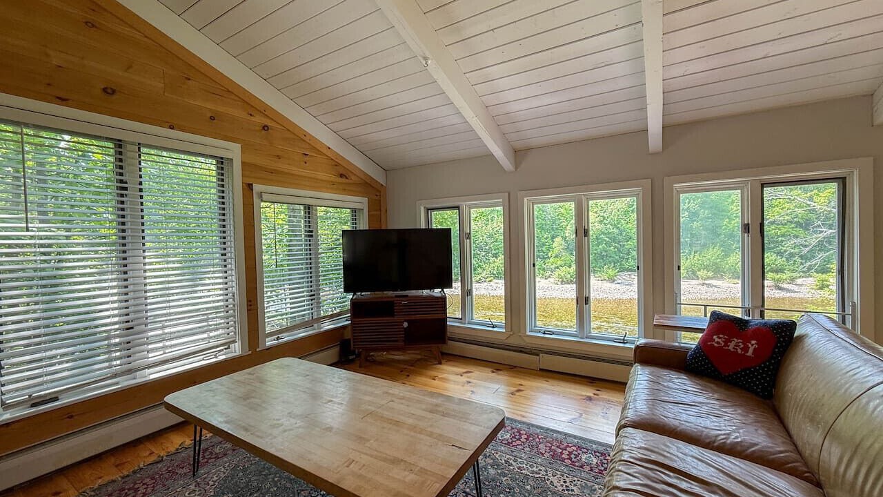 Photo of Livingroom in Birchview by the Saco