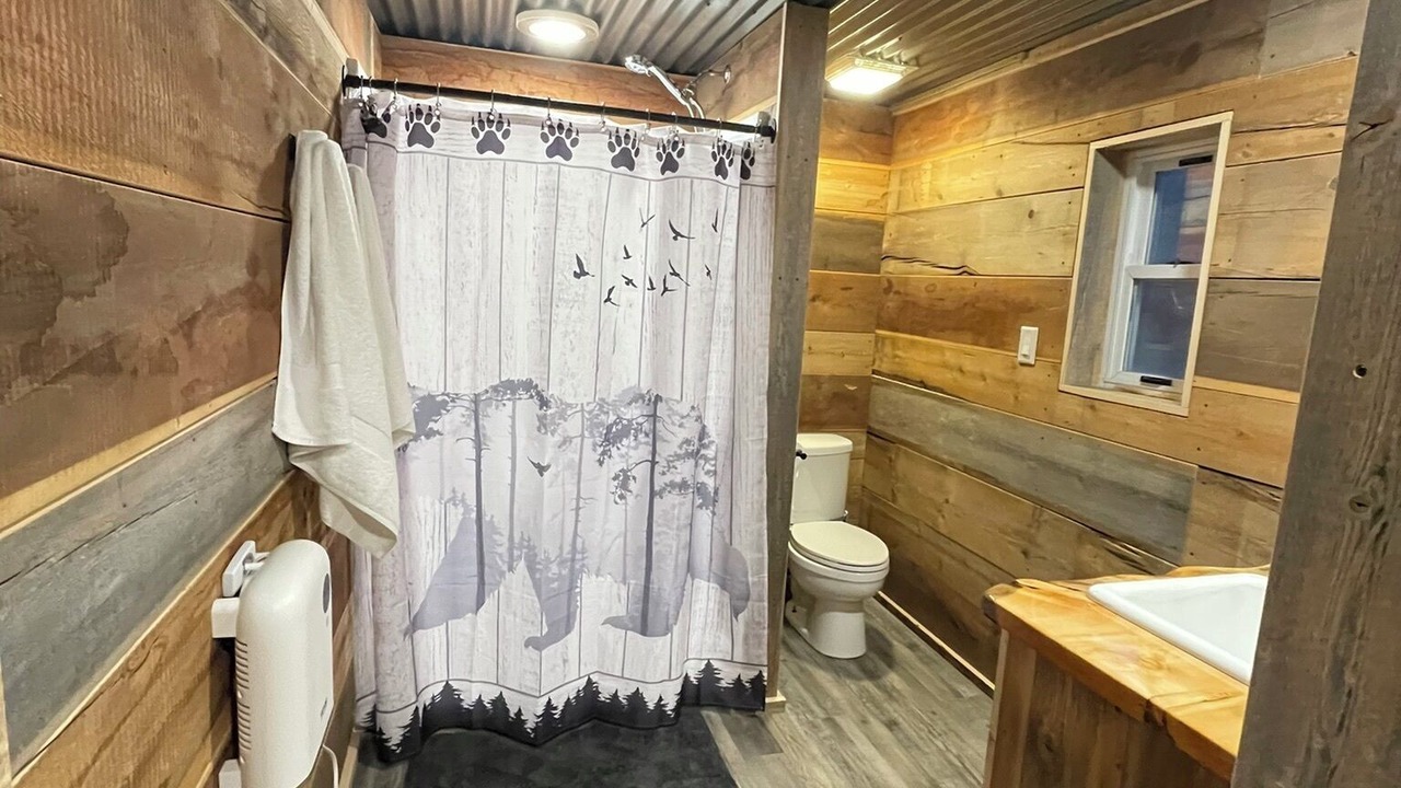 Photo of Bathroom in Ohio City