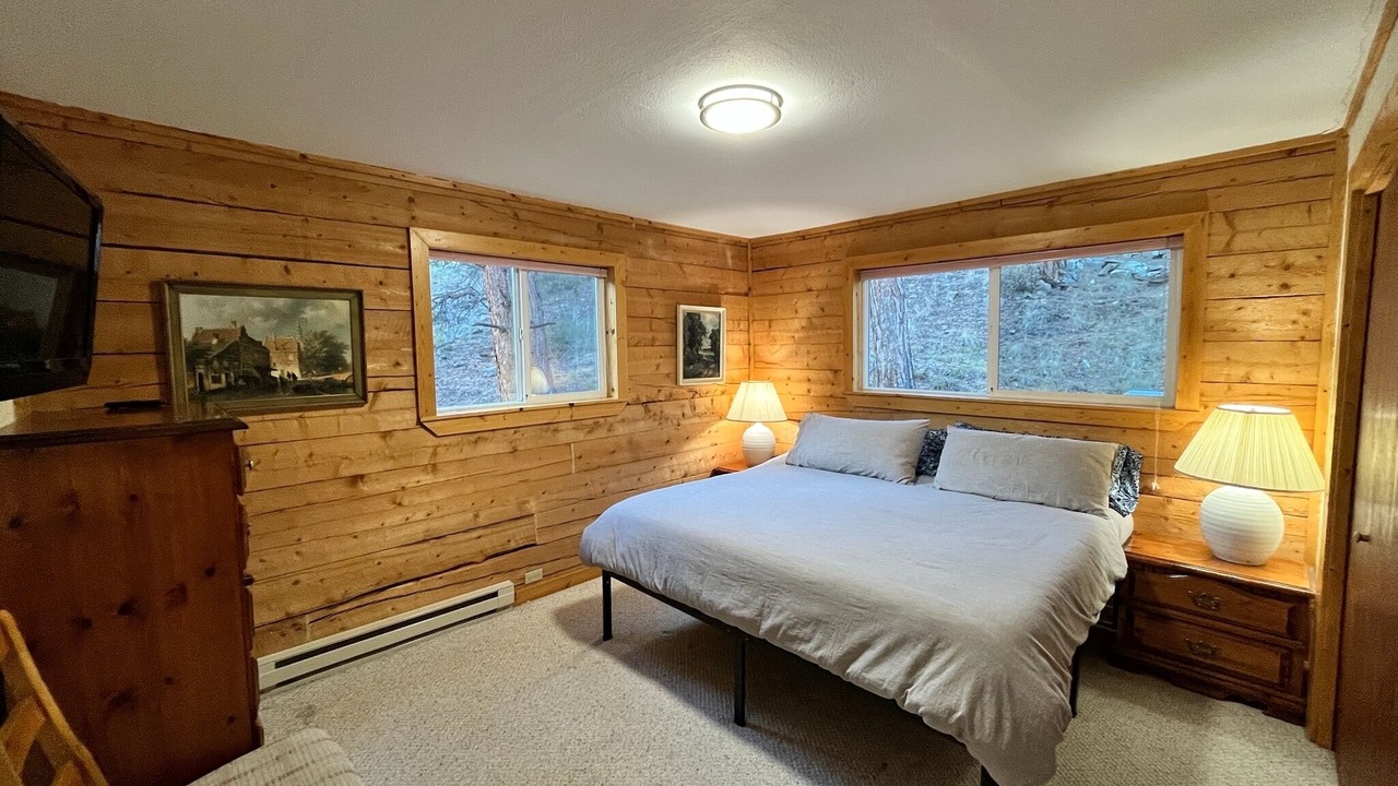 Photo of Bedroom in Lake City