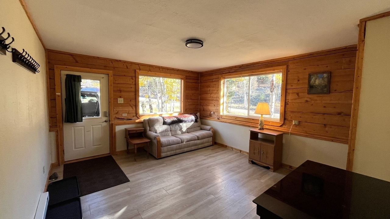 Photo of Livingroom in Lake City