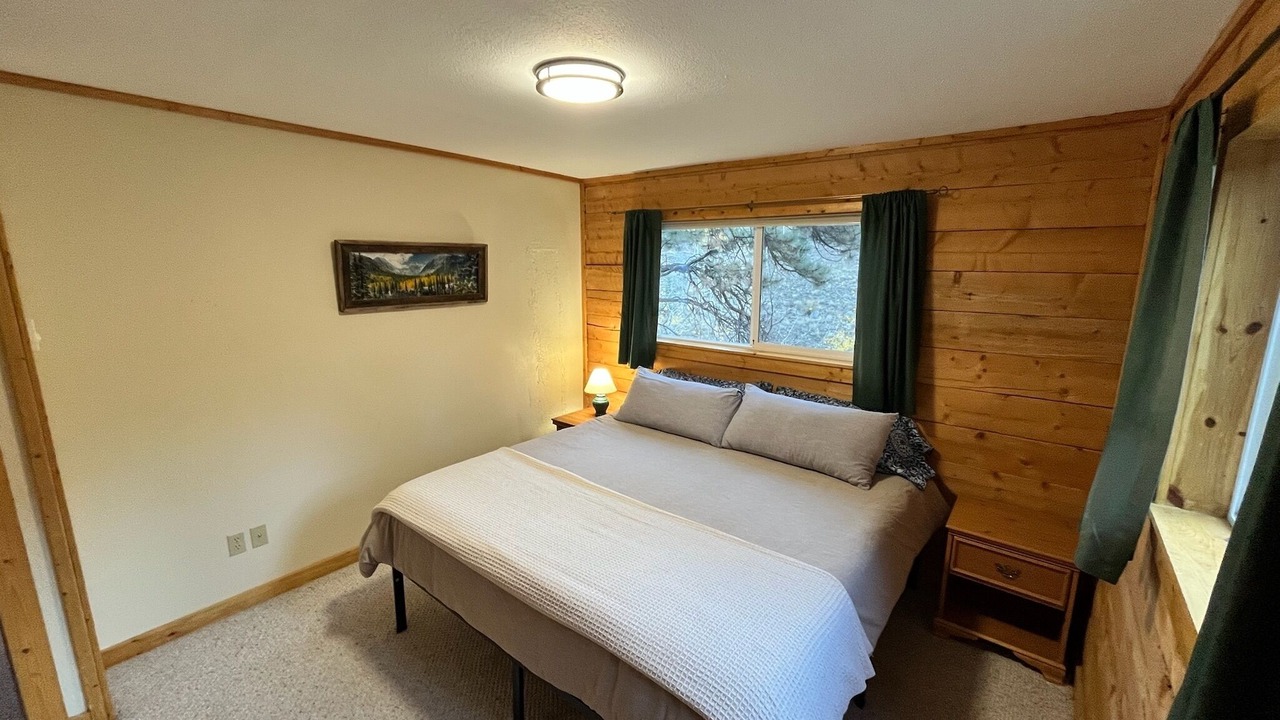Photo of Bedroom in Lake City