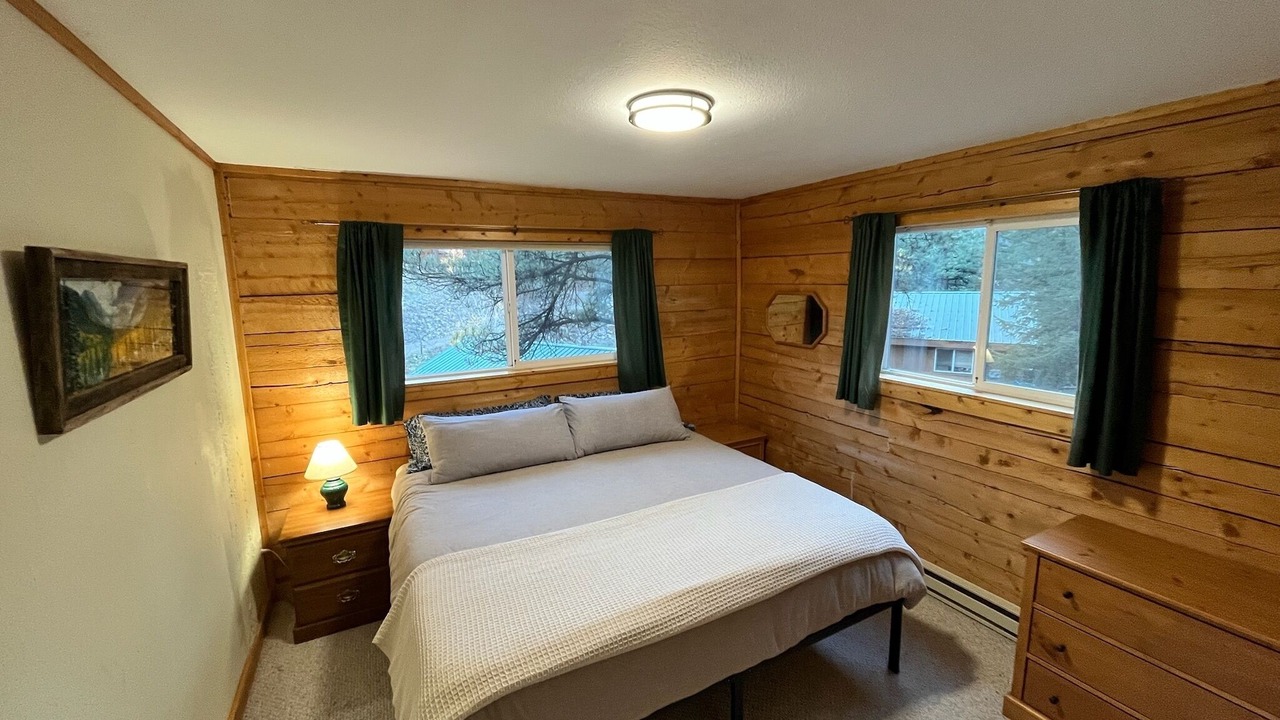 Photo of Bedroom in Lake City