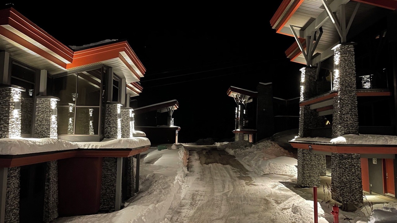 Photo of Others in The Edge