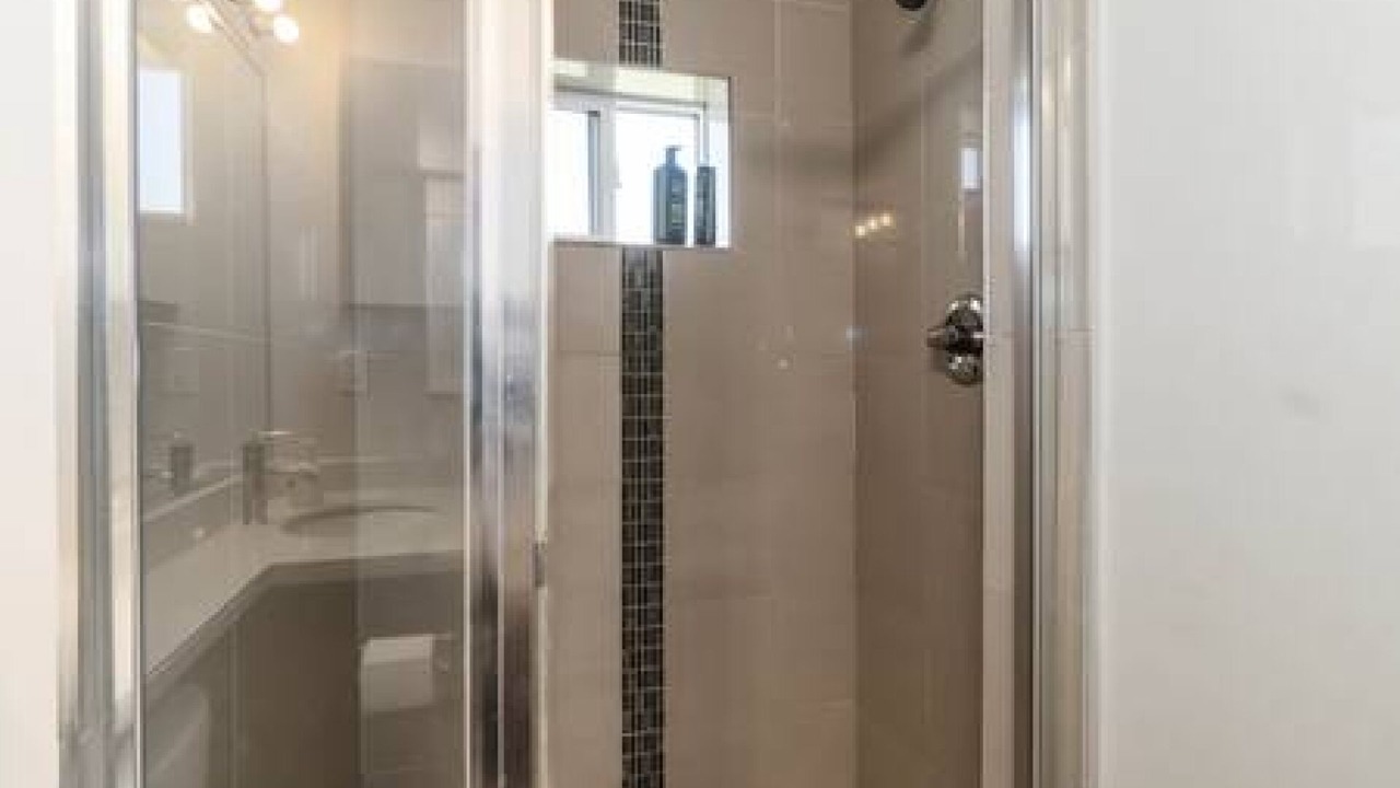 Photo of Bathroom in Sunset