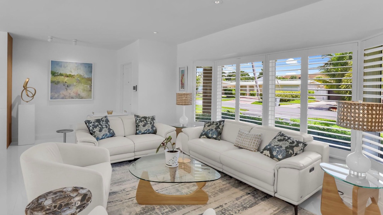 Photo of Livingroom in Harbor Village