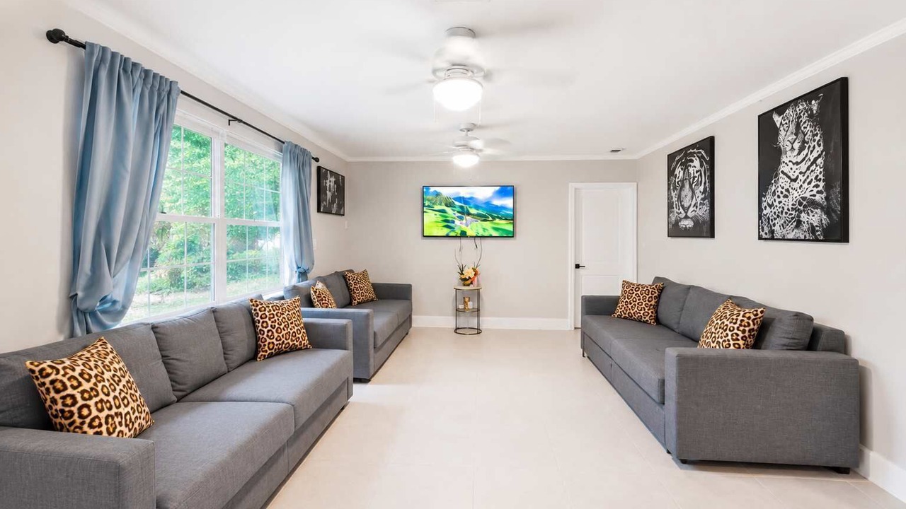 Photo of Livingroom in Edgewood